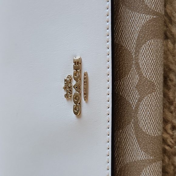 NWOT Coach Signature Tri-fold Long Leather Wallet 🩶🤎🎁 - Picture 2 of 15
